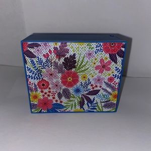 Floral speaker